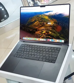 New Laptop Apple MacBook Pro 2023 M3 Pro 16-Inch 18GB Intel SSD 512GB