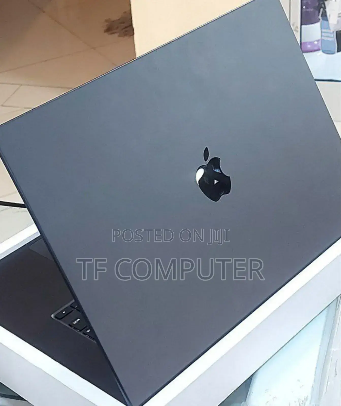New Laptop Apple MacBook Pro 2023 M3 Max 16-Inch 18GB SSD 512GB