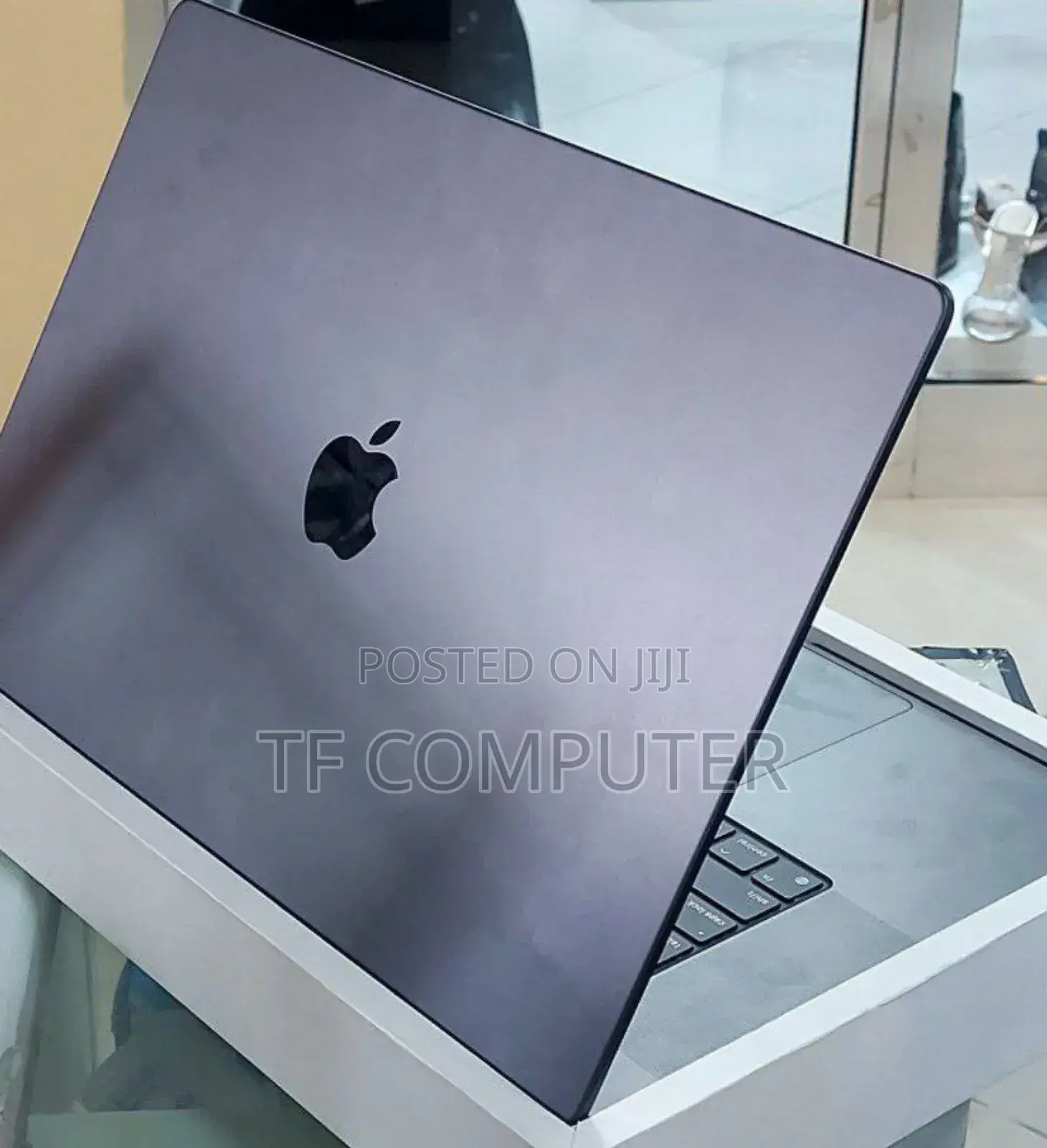 New Laptop Apple MacBook Pro 2023 M3 Max 16-Inch 18GB SSD 512GB