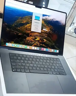 New Laptop Apple MacBook Pro 2023 M3 Max 16-Inch 18GB SSD 512GB