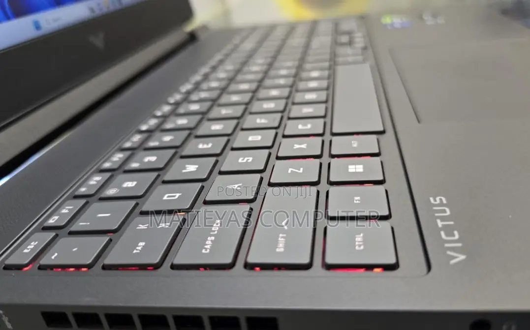 New Laptop HP Victus 16 16GB AMD Ryzen 7 SSD 1T