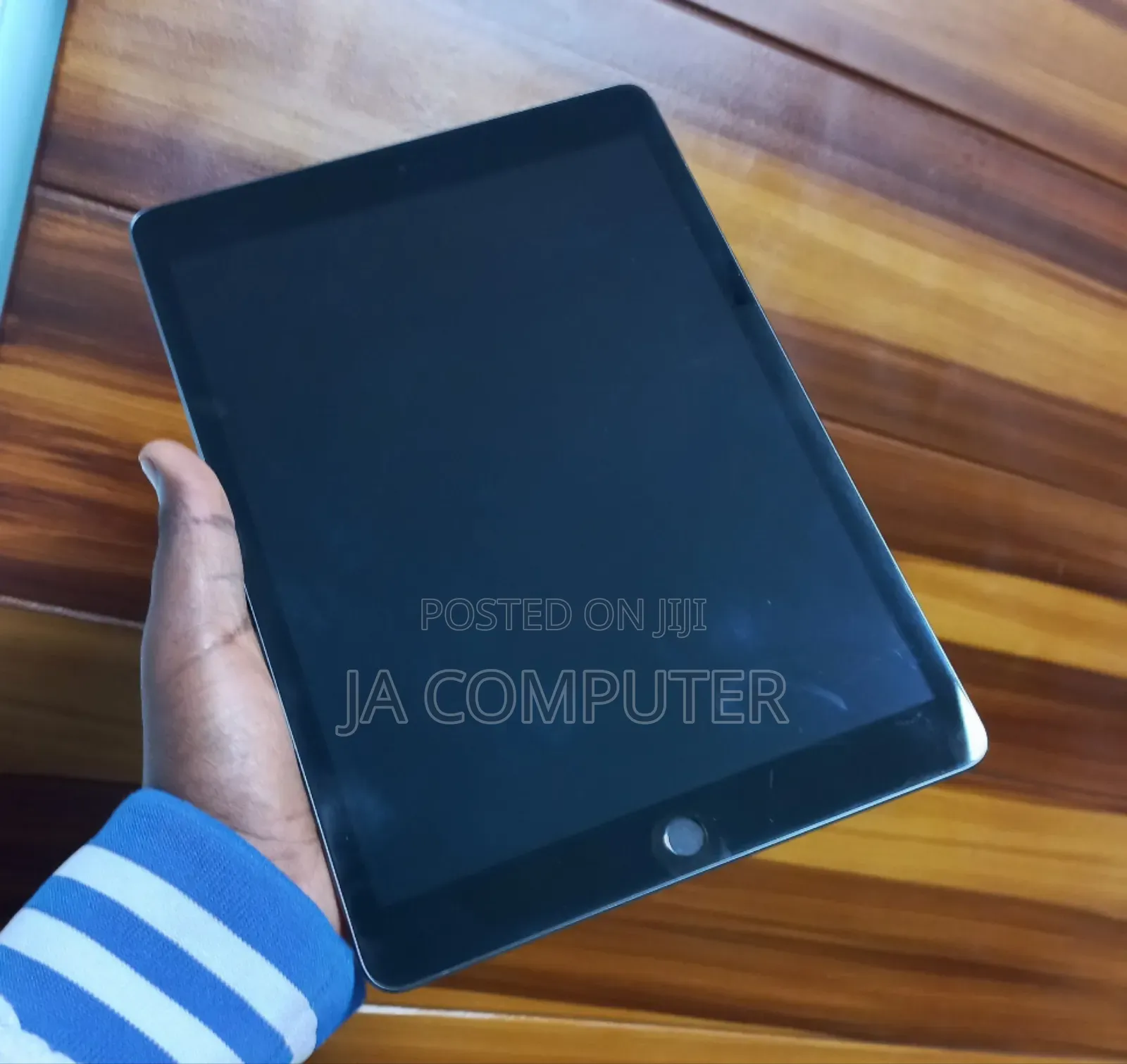 New Apple iPad (2022) 64 GB Black