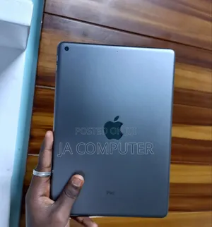 New Apple iPad (2022) 64 GB Black