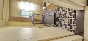 Adidas T19 ዘመናዊ የመሮጫ ማሽን