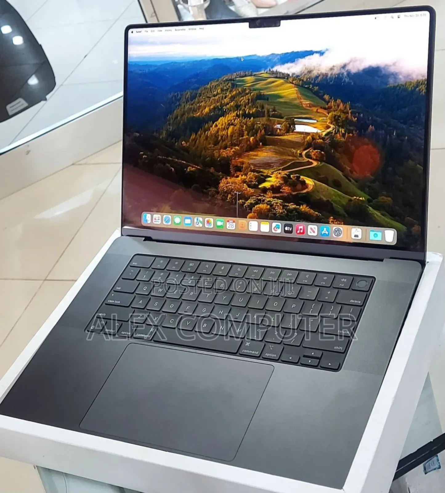 New Apple MacBook Pro 2023 M3 Pro 16-Inch 18GB Apple M3 SSD 512GB