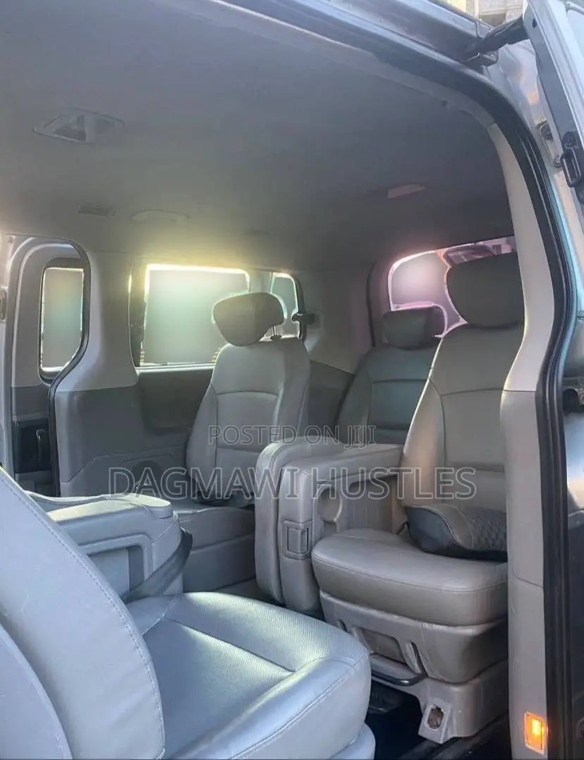 Hyundai Starex 2015 Silver