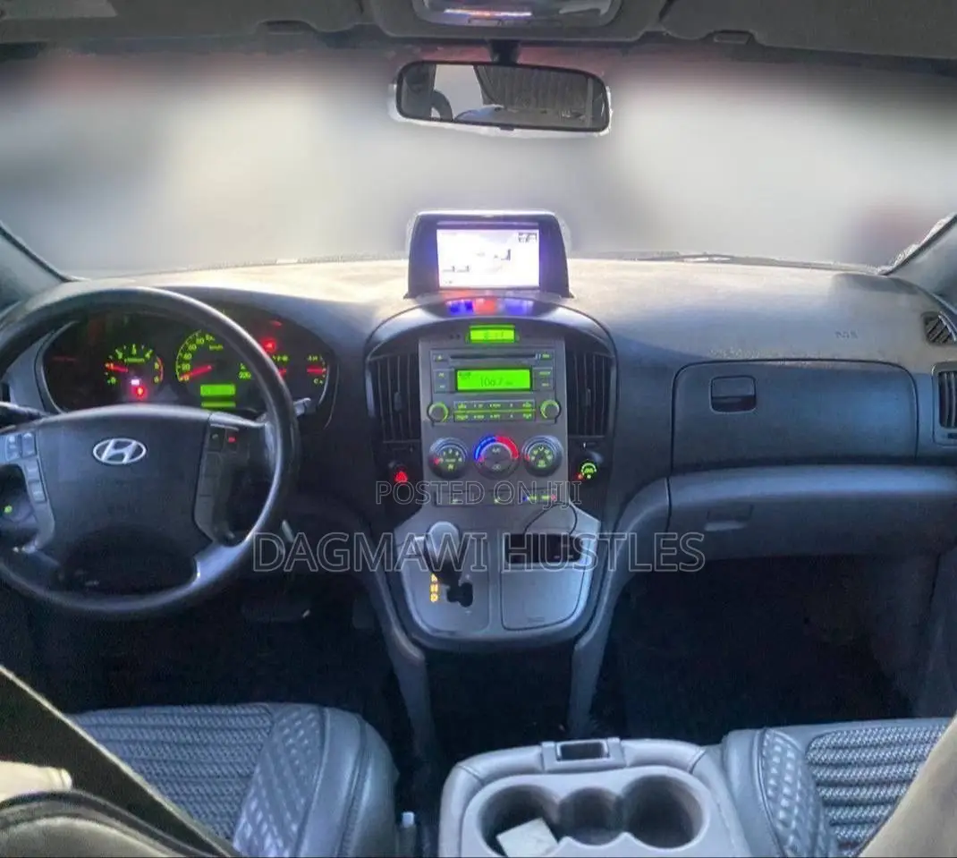 Hyundai Starex 2015 Silver