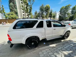 Toyota Hilux 2013 White