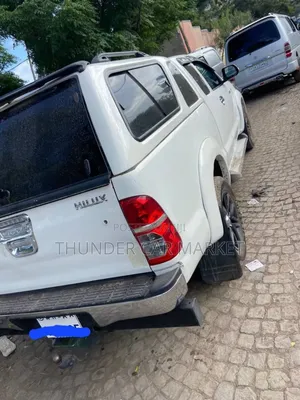 Toyota Hilux 2013 White