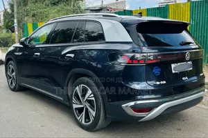 Volkswagen ID.6 2023 Gray