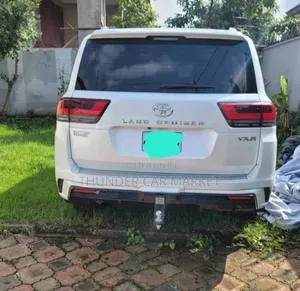 Toyota Land Cruiser 2023 White