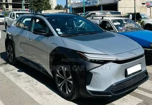 Photo - Toyota bZ4X 2023 Gray