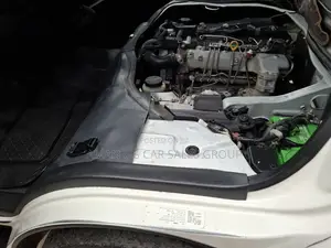 Toyota HiAce 2016 White