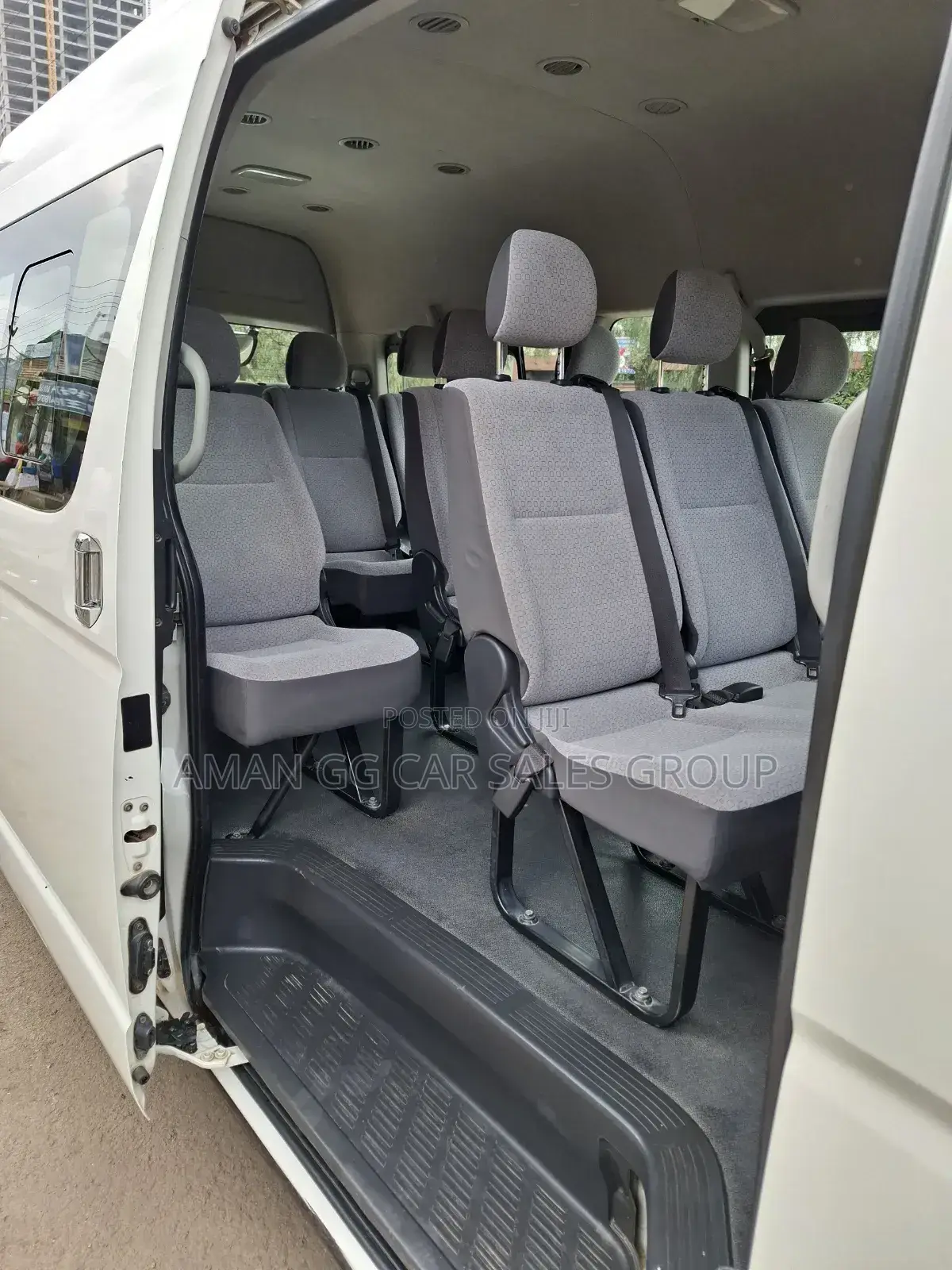 Toyota HiAce 2016 White