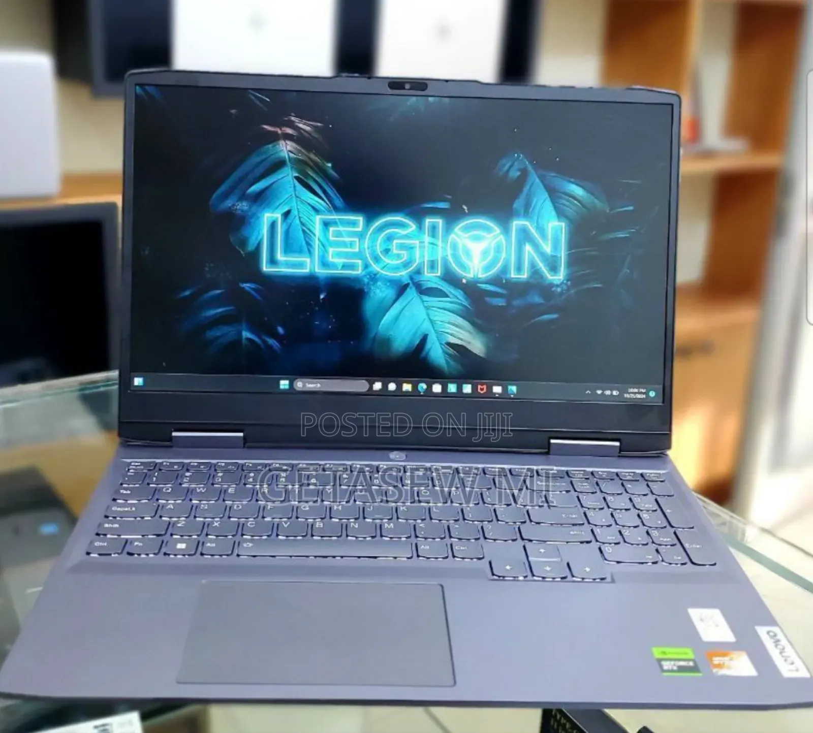 New Laptop Lenovo LOQ 15IRH8 16GB AMD Ryzen 7 SSD 512GB