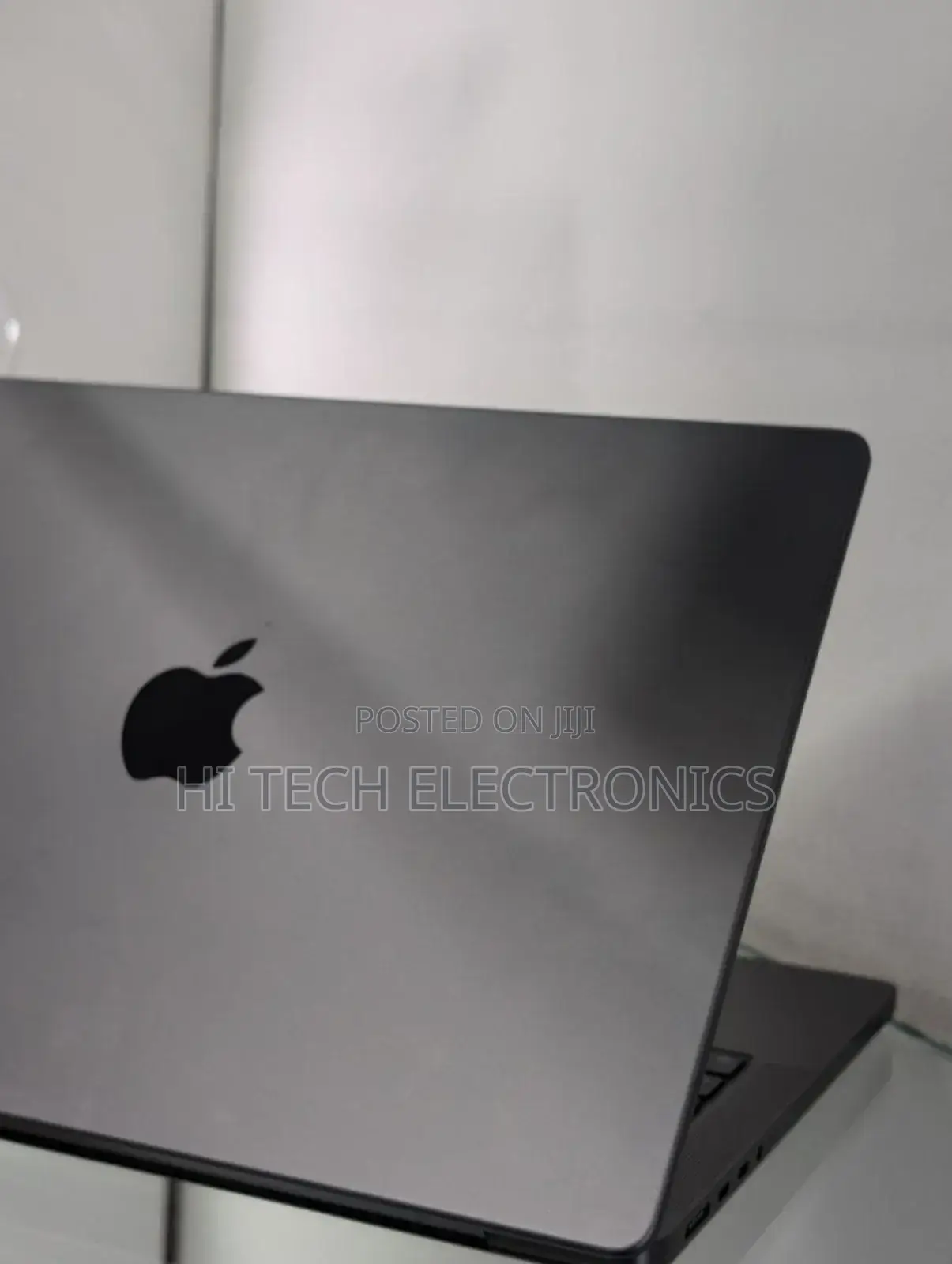 New Apple MacBook Pro 2023 M3 Pro 16-Inch 18GB Apple M3 SSD 512GB