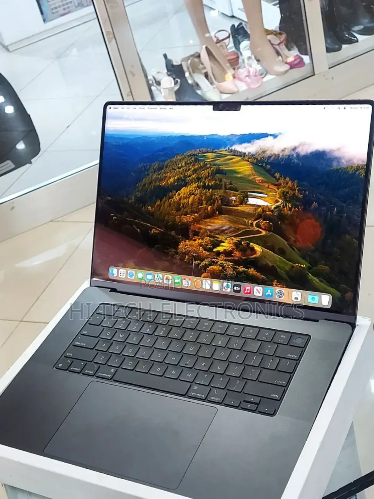 New Apple MacBook Pro 2023 M3 Pro 16-Inch 18GB Apple M3 SSD 512GB