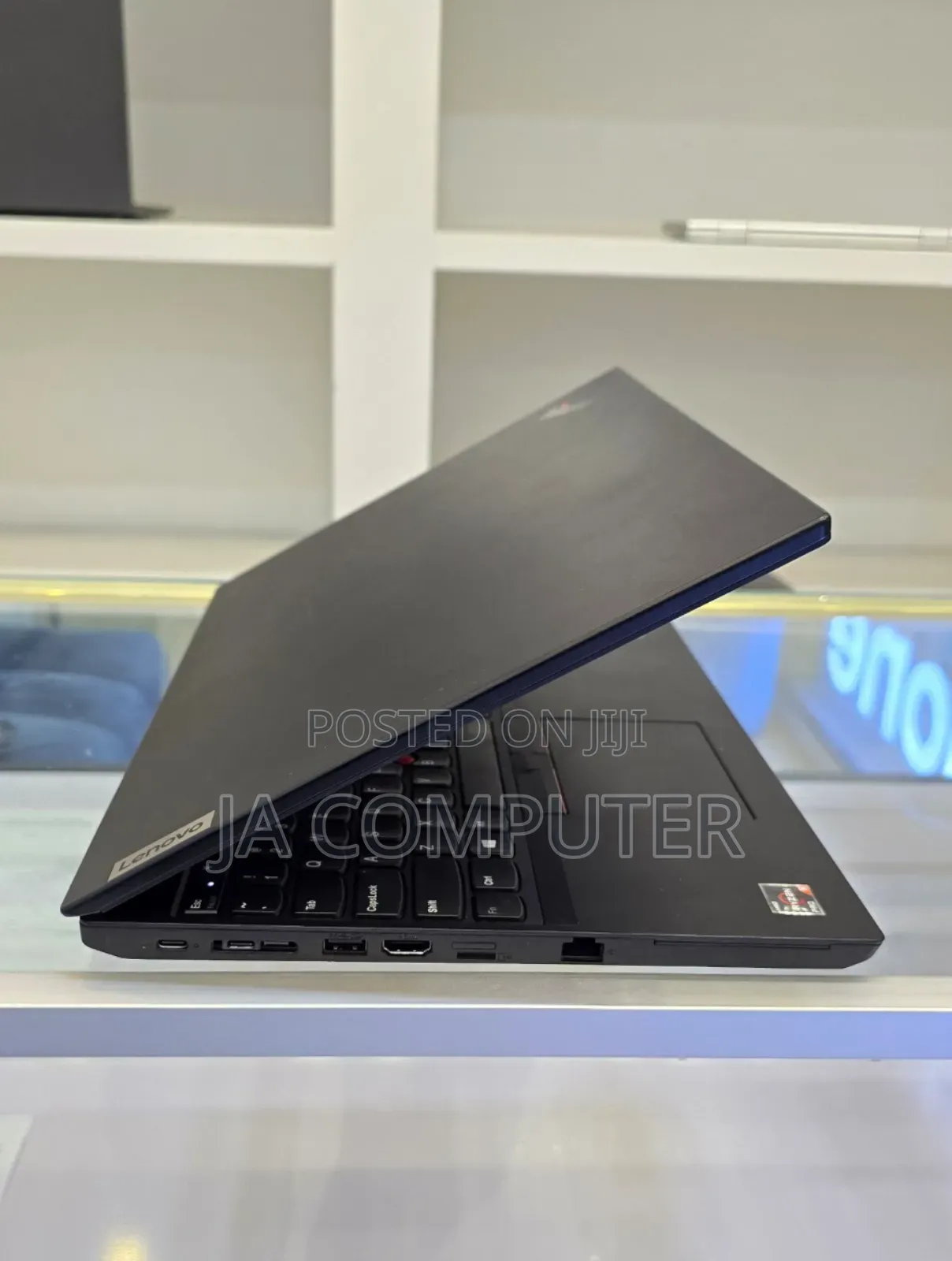 New Laptop Lenovo ThinkPad Yoga 8GB AMD Ryzen 5 SSD 256GB