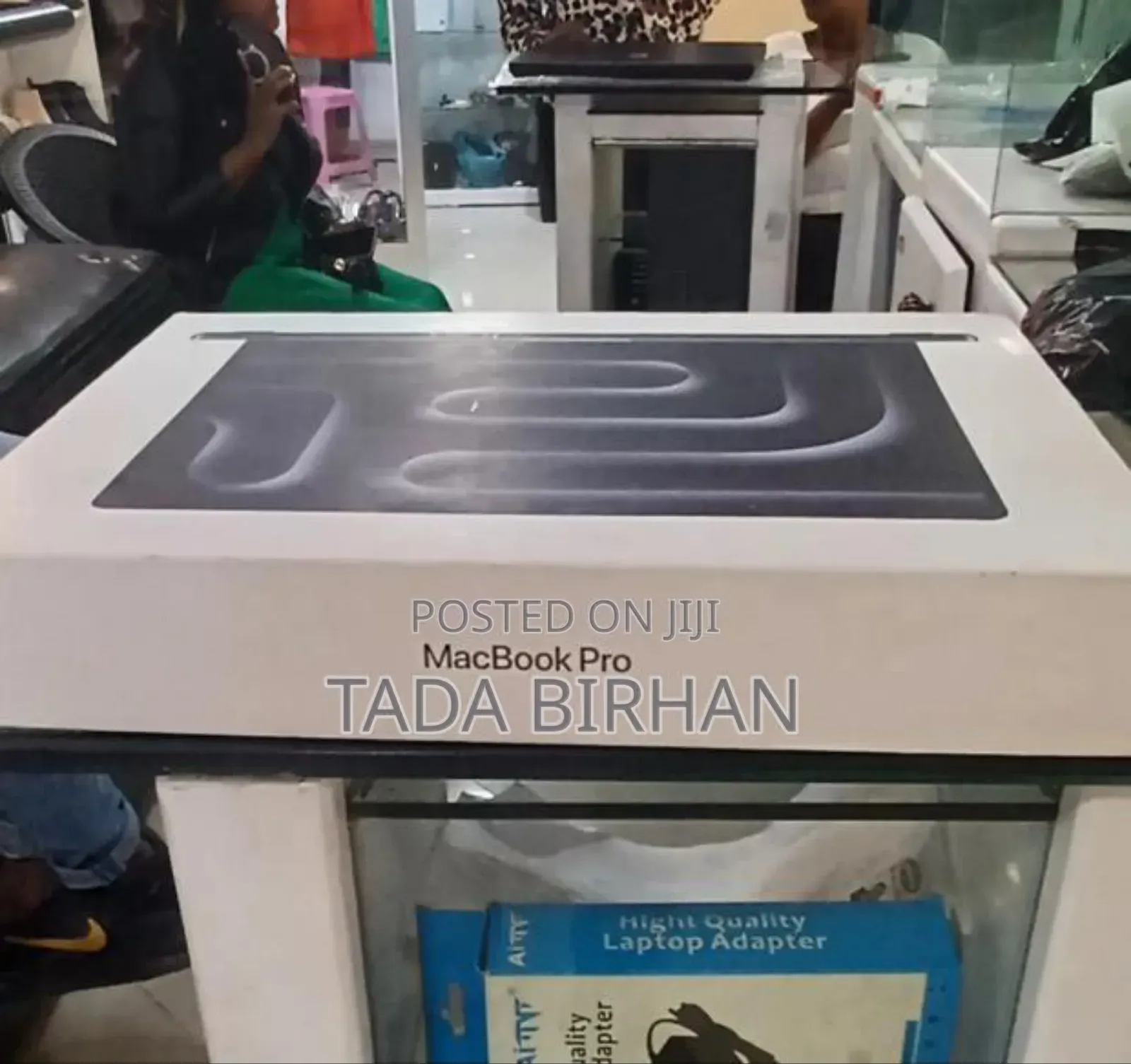 New Laptop Apple MacBook Pro 18GB Apple M3 Pro SSD 512GB