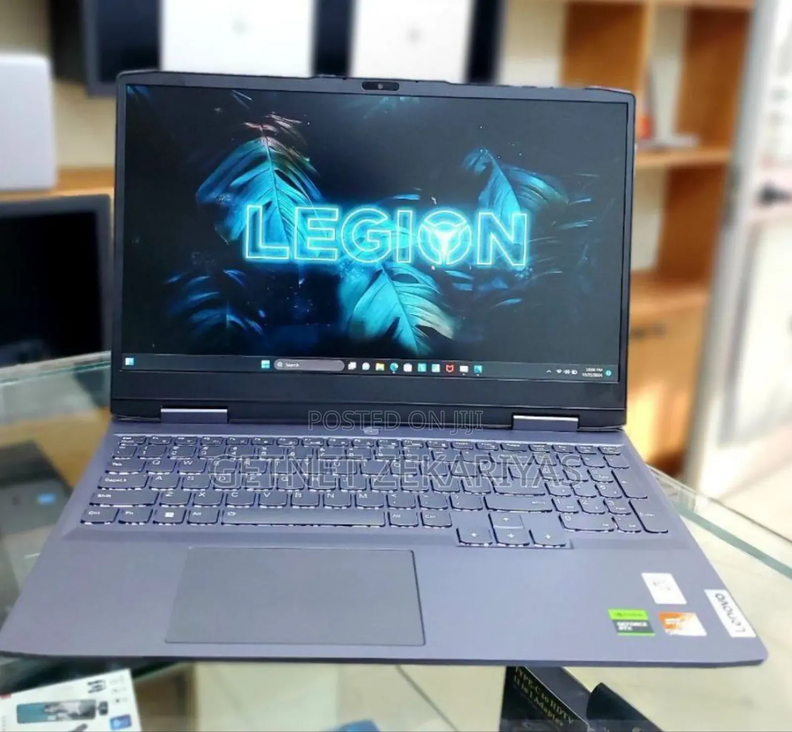 New Laptop Lenovo LOQ 15IRH8 16GB AMD Ryzen 7 SSD 512GB