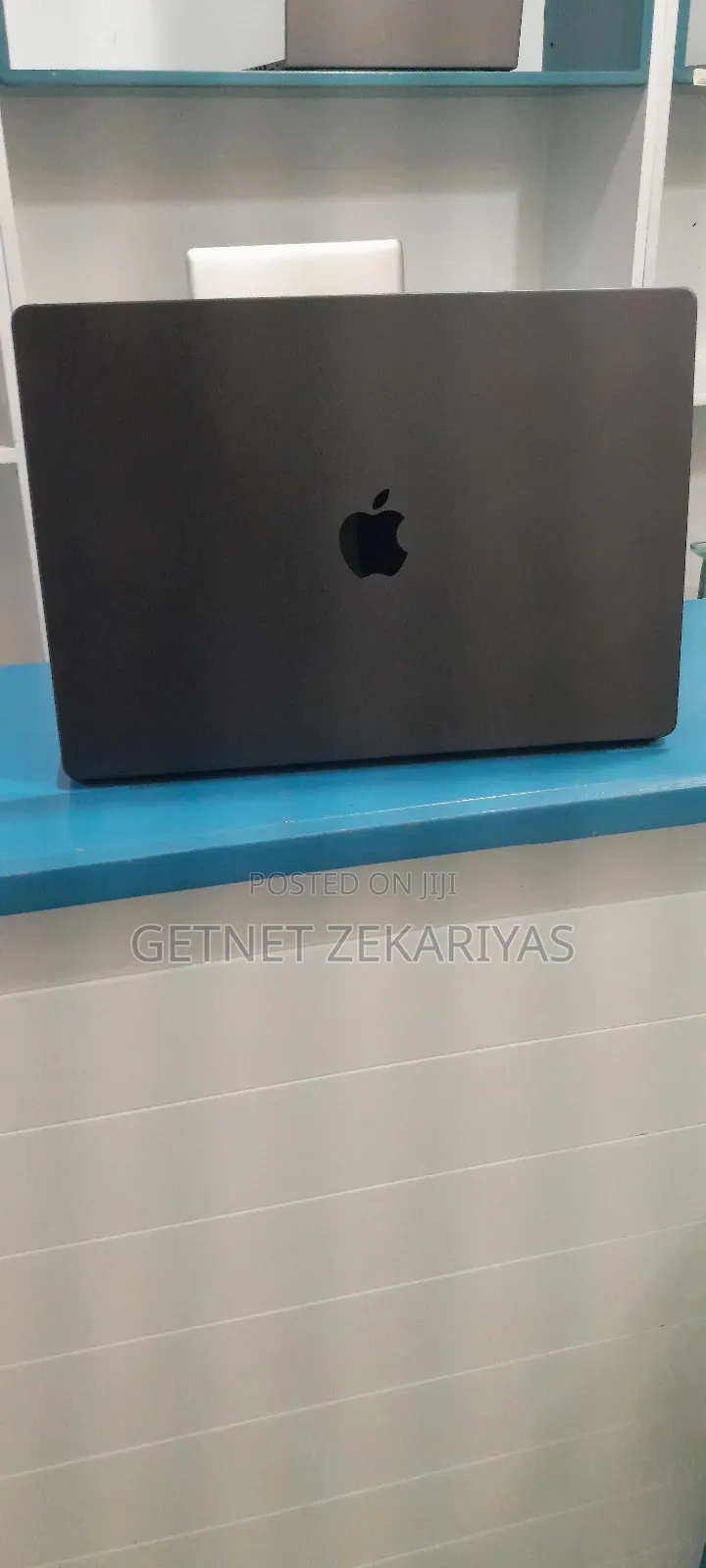 New Apple MacBook Pro 2023 M3 Max 16-Inch 36GB Apple M3 Max SSD 1T