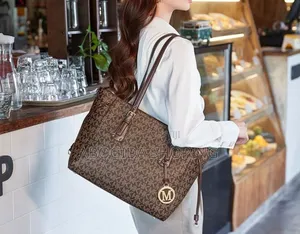 Photo - Chic Handbag for Women’S Everyday Look