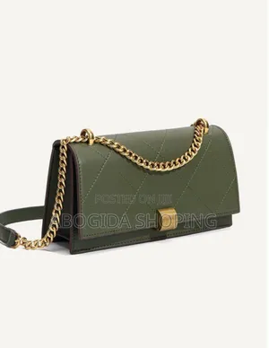 Photo - Luxury Handbag for the Modern Woman