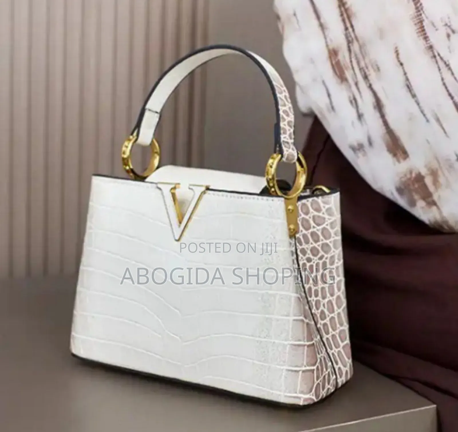 Louis Vuitton Lexury Brand New Bag Available in Our Store