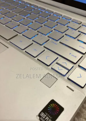 Photo - New Laptop HP Spectre 8GB Intel Core I5 SSD 512GB