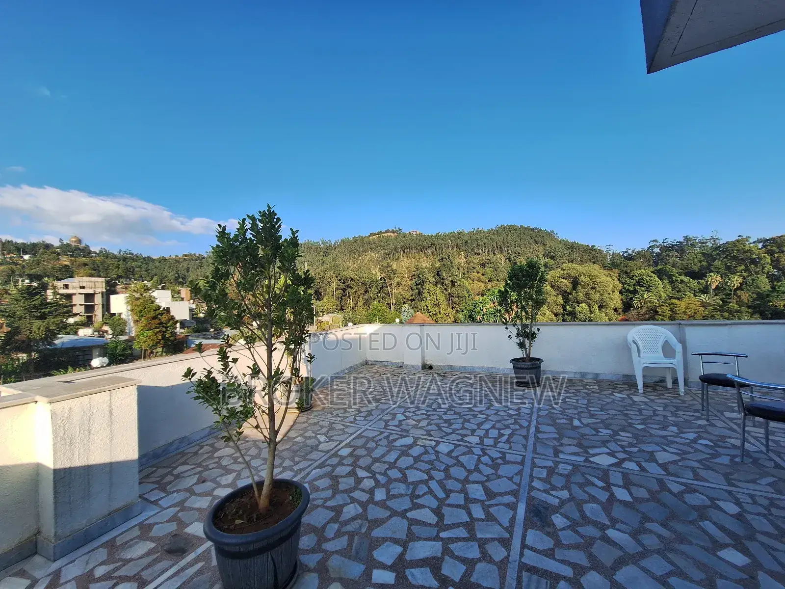 3bdrm Apartment in Yeka for rent