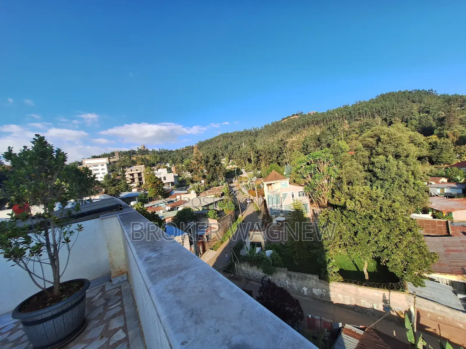 3bdrm Apartment in Yeka for rent