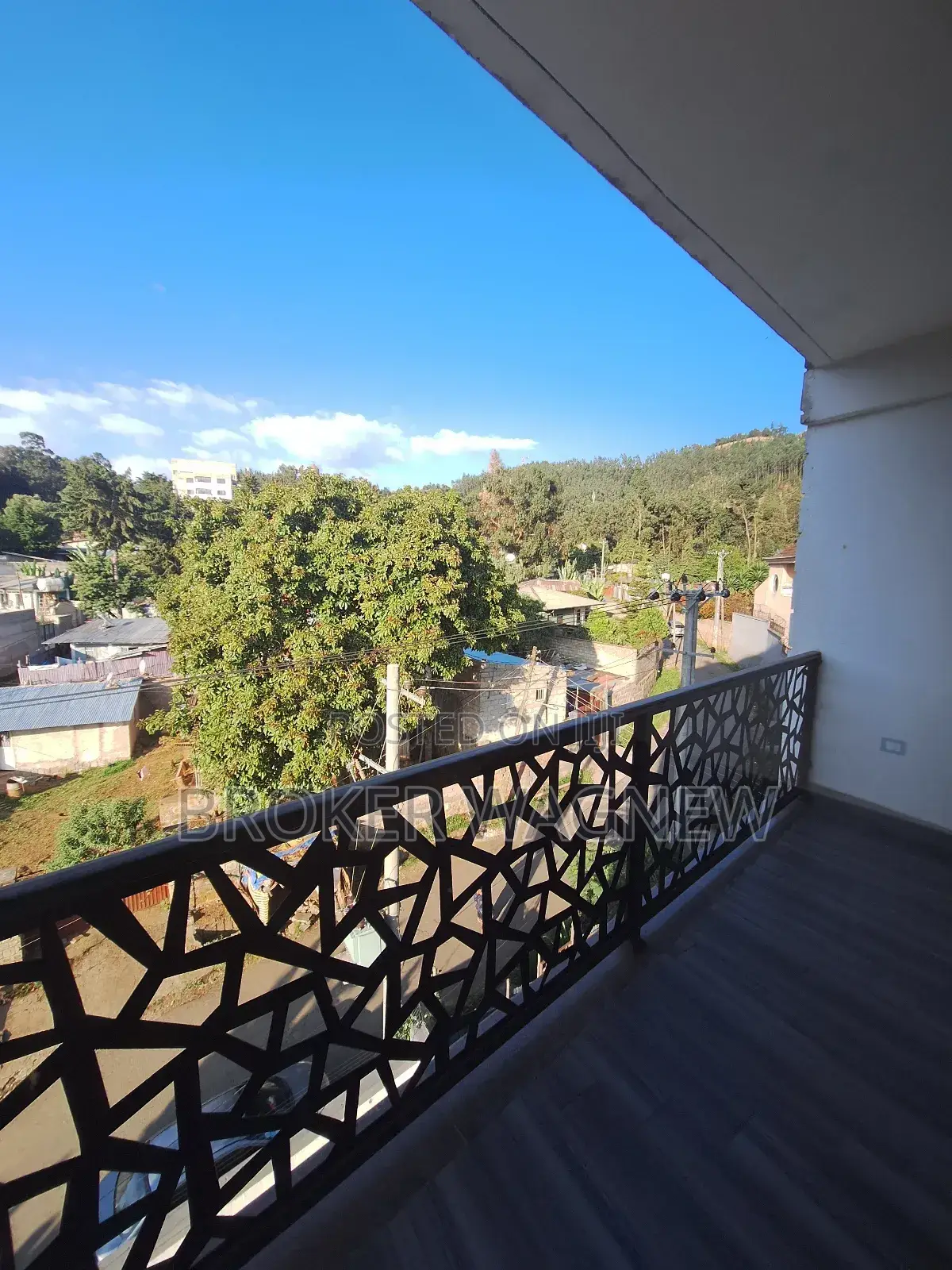 3bdrm Apartment in Yeka for rent