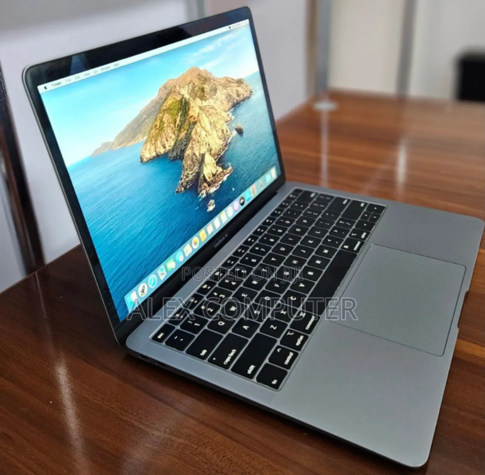 New Laptop Apple MacBook Air 2019 8GB Intel Core I5 SSD 128GB