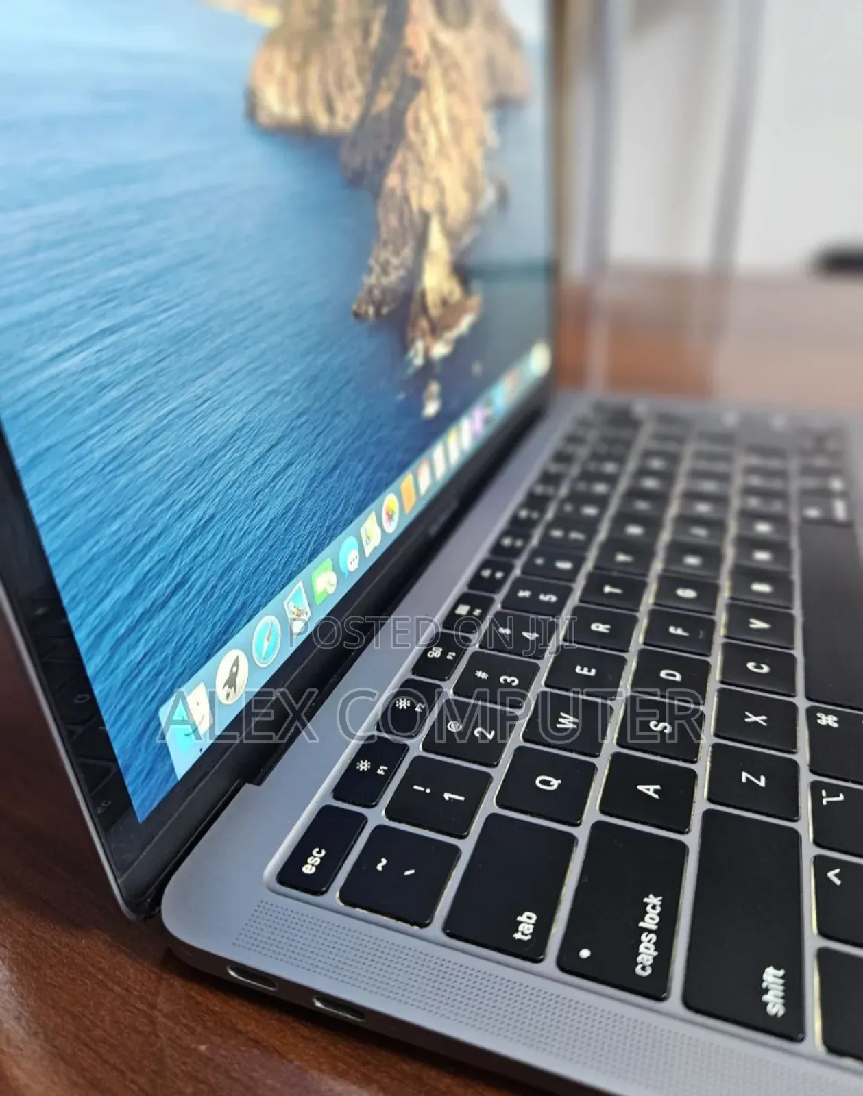 New Laptop Apple MacBook Air 2019 8GB Intel Core I5 SSD 128GB