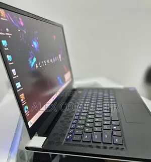 New Laptop Alienware Area-51m 32GB Intel Core I7 SSD 1T