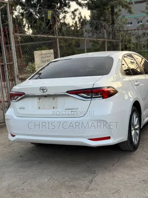 Toyota Corolla SE 2023 White