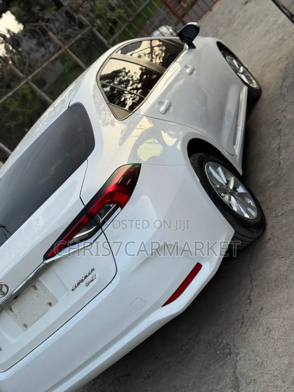 Toyota Corolla SE 2023 White