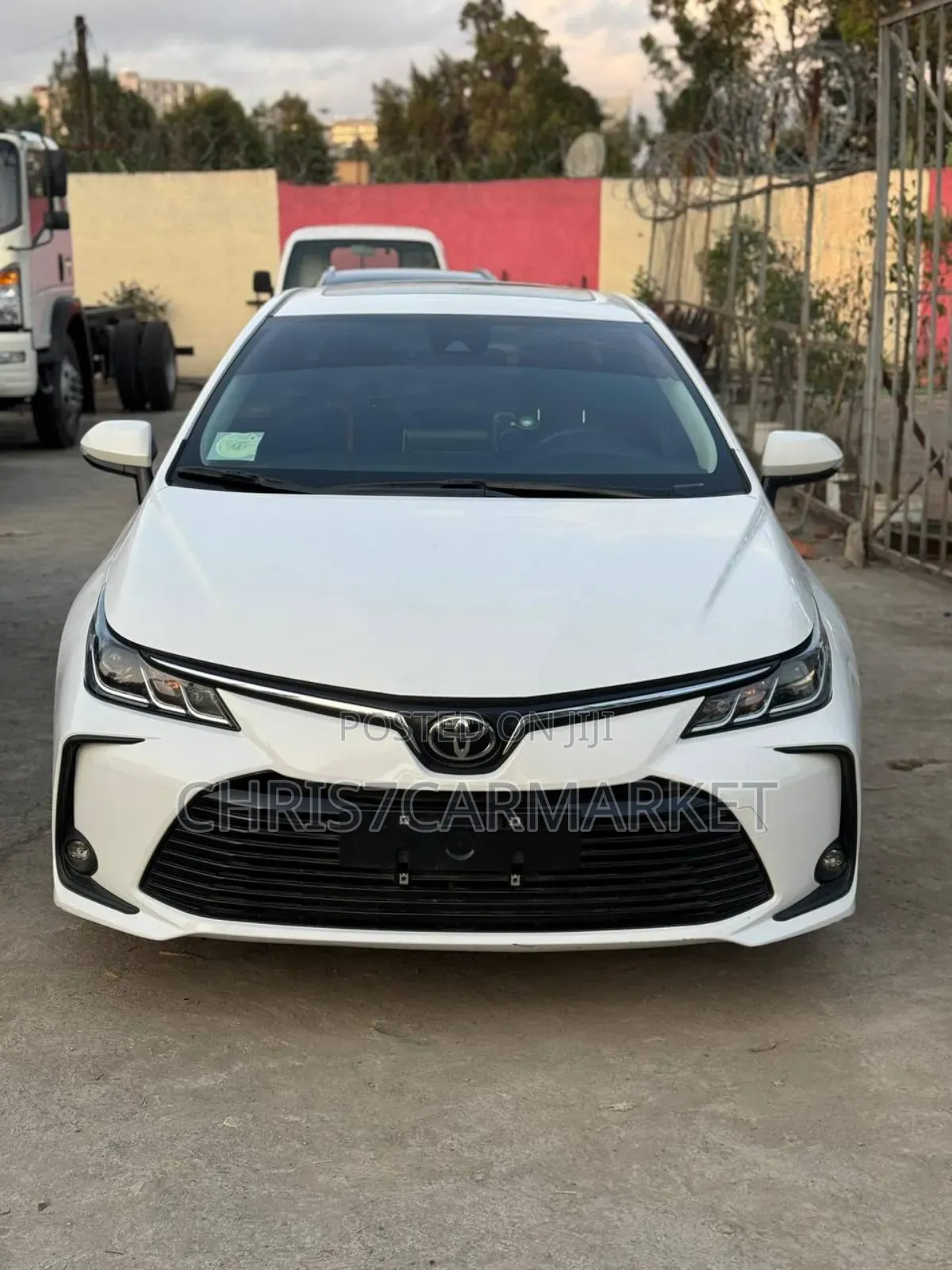 Toyota Corolla SE 2023 White