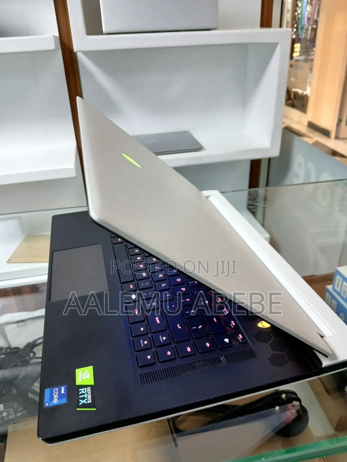 New Laptop Alienware M17x R2 16GB Intel Core I7 SSD 1T