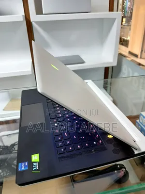 New Laptop Alienware M17x R2 16GB Intel Core I7 SSD 1T