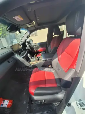 Toyota Land Cruiser 2023 White