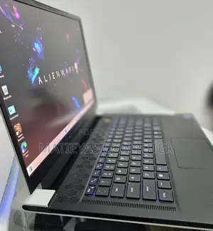New Laptop Alienware M17x R2 32GB Intel Core I7 SSD 1T
