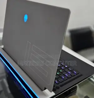 New Laptop Alienware M17x R2 32GB Intel Core I7 SSD 1T