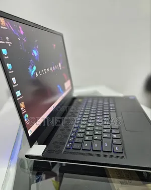 New Laptop Alienware M17x R2 32GB Intel Core I7 SSD 1T