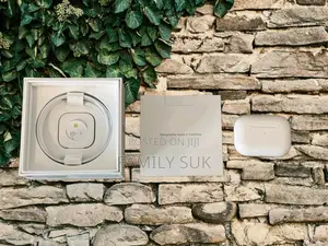 Airpod Pro Earbud Innovates Wireless Audio Experience