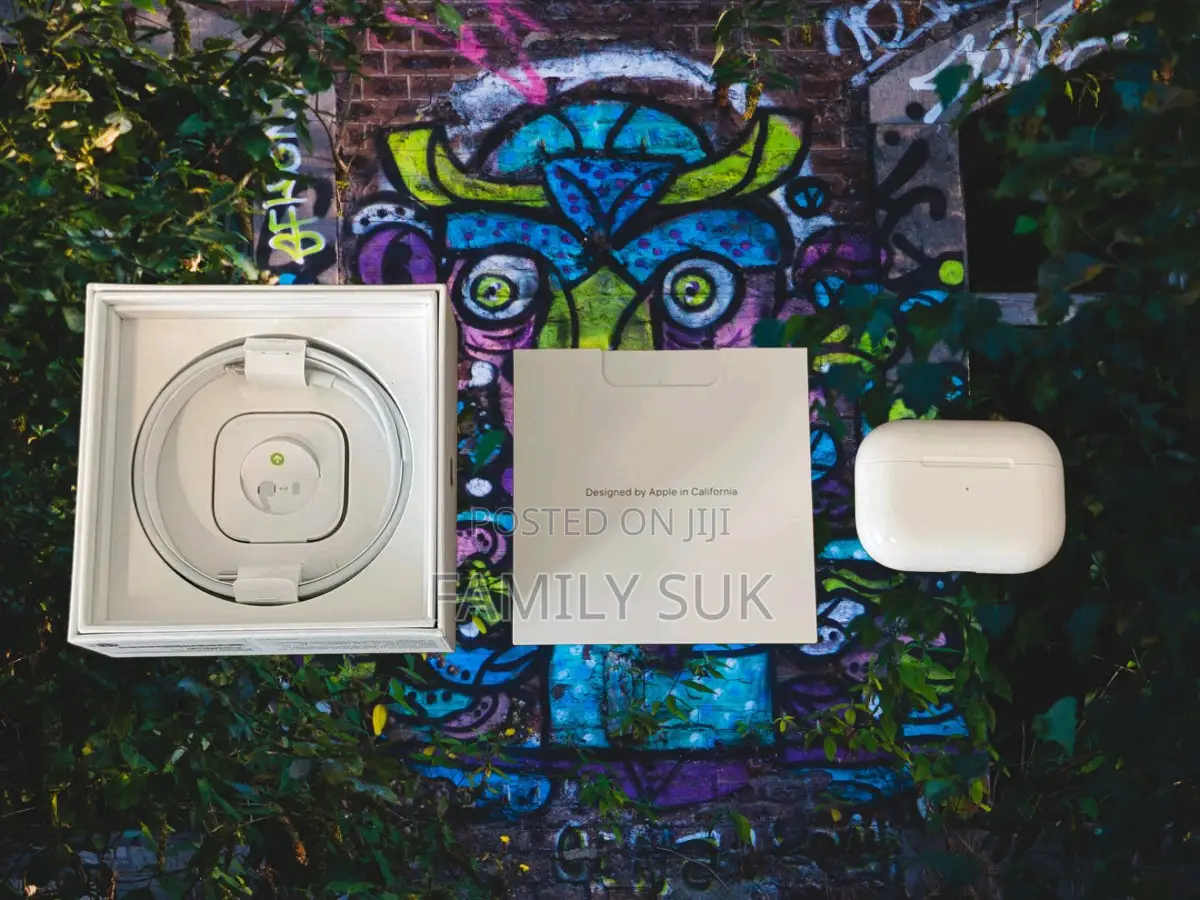 Airpod Pro Earbud Guarantees Flawless Bluetooth Connection