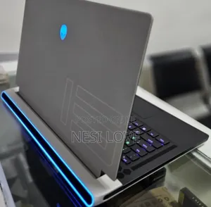 New Laptop Alienware M17x R2 32GB Intel Core I7 SSD 1T