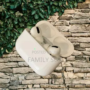 Airpod Pro Earbud Equipped With Transparency Mode