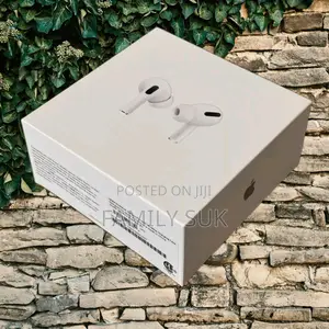 Photo - Airpod Pro Earbud Equipped With Transparency Mode