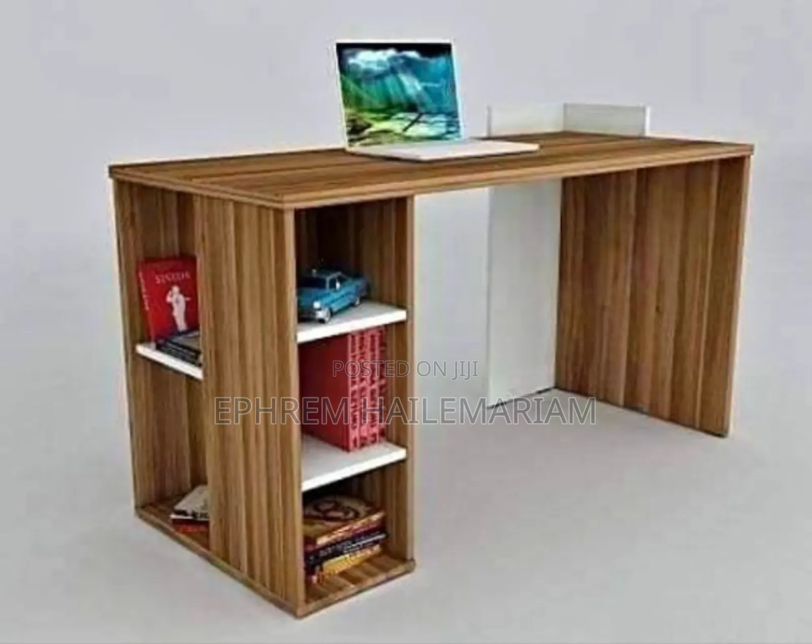 Table of Office and Hoe